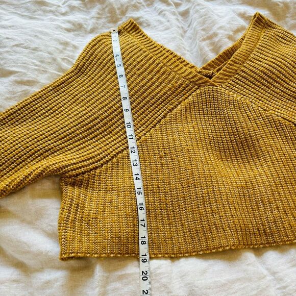 Arizona NWOT v neck v back dolman sleeve slouch sweater in M mustard yellow - Picture 9 of 9